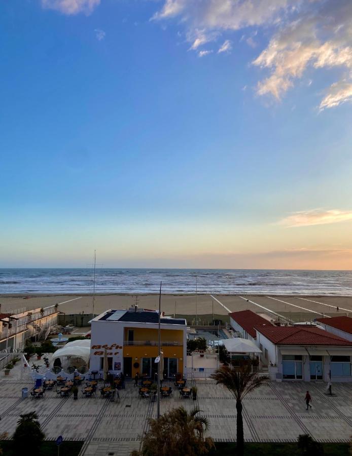Alba Sul Mare Lido di Camaiore Exterior foto