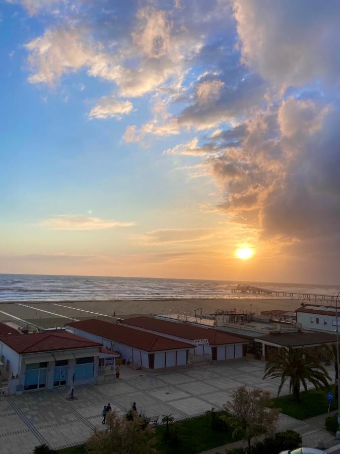 Alba Sul Mare Lido di Camaiore Exterior foto